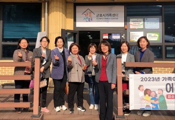 230329 정윤경 의원, 군포시 1인가구 병원안심동행서비스 현안점검회의 개최 (2).jpg