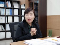 송옥란위원장-1.jpg width: 100%; height : 150px