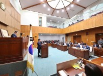 제340회 부안군의회 임시회 폐회.JPG width: 100%; height : 150px