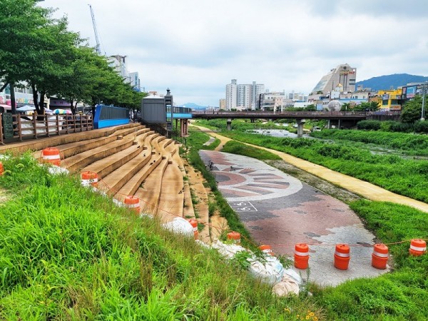 목척교 주변 145만 시민 힐링명소로 다시 태어났다01(대전천 정비전).jpg