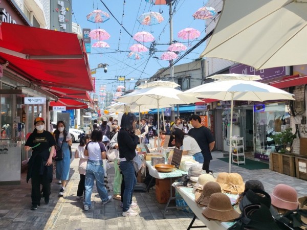 [크기변환][전달보도자료]하남“석바대 (우산)시장” 골목마켓“성황”이뤄 (3).JPG