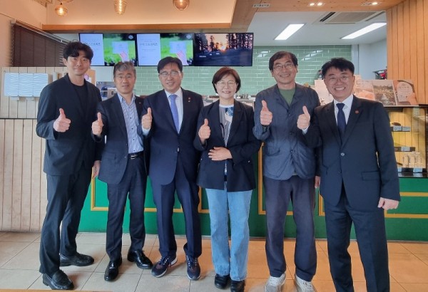 230518_한국농수산식품유통공사 제주지역 농특산물 수출 확대 및 낙농분야 탄소중립 실천 모색(참고사진1).jpg