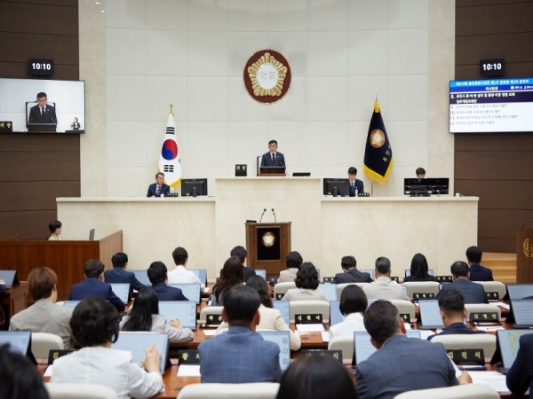 20230614 용인특례시의회, 제273회 제1차 정례회 제2차 본회의 열어(1).jpg