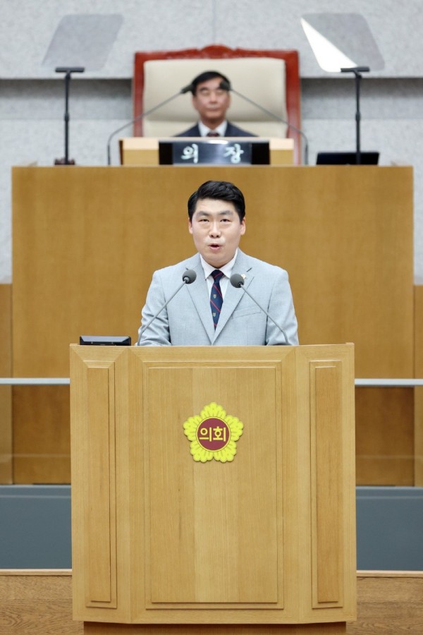 230718 유경현 의원, ‘김포공항 고도제한.소음피해 道 지원 촉구’ 관련 5분발언.JPG