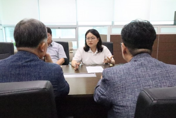 230810 이자형 의원, 신현1중학교 신설 추진상황 점검(1).jpg