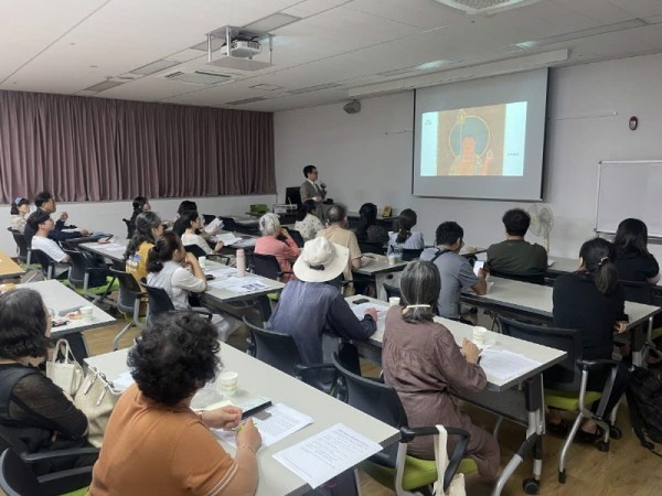 3. 동두천시립도서관, 팔상탱으로 알아본 부처님의 일생과 불교 미술 강연 성료(1).jpg