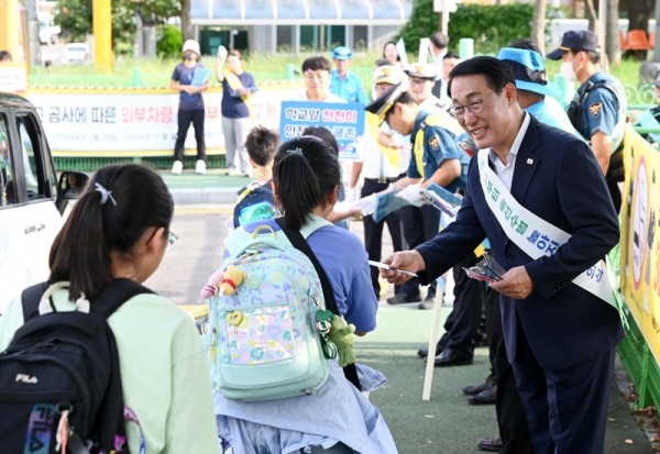 사본 -3일 (홍성군, ‘아이 먼저!’ 어린이 교통안전 캠페인 실시 ) 1.jpg