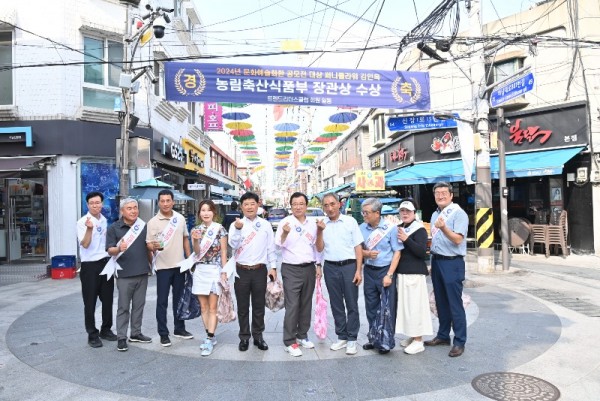 (사진1)이현재 하남시장, 추석 앞두고 기업인협의회와 전통시장 방문 독려.jpg