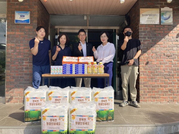 ★[사진] 광주창의융합교육원, 추석 명절 맞아 무등육아원에 위문품 전달.jpg