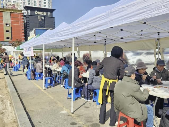 시흥시 월곶적십자봉사회, 지역 어르신 위한 '효(孝) 사랑 나눔 잔치' 열어