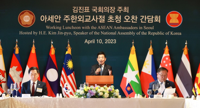김진표 의장, 10개국 주한아세안 대사단 초청 오찬간담회 2.jpg
