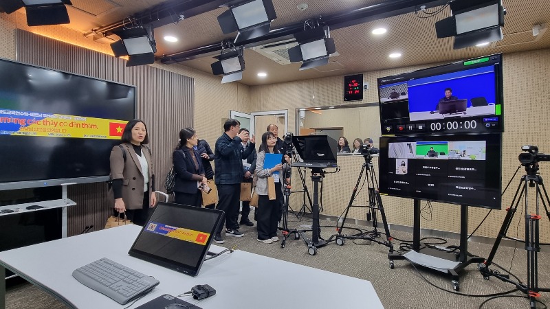 [0426]1.사진자료(한국국제협력단(KOICA) 베트남 뚜옌꽝성 교육공무원, 강원도교육연수원 방문)(1).jpg