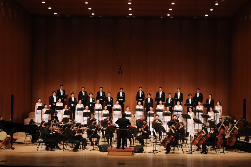 익산시립합창단, 가정의 달 명품 공연 ‘선물’ (1).JPG