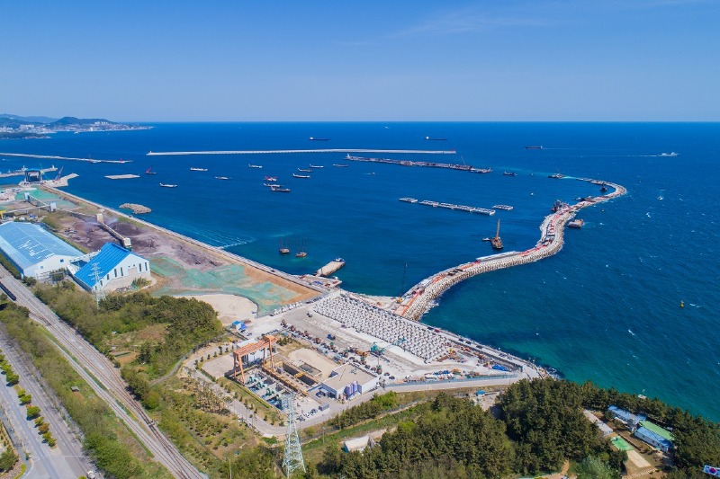 1. 강원특별자치시대 동해항 강원도 물류통상 거점 육성 (1).jpg