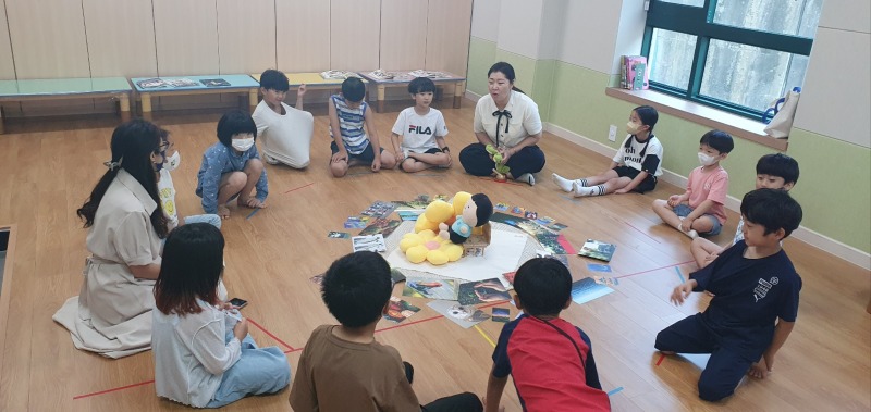 [0728]3.사진자료(지역의 다양한 자원을 활용한 양질의 돌봄서비스 제공)(2).jpg