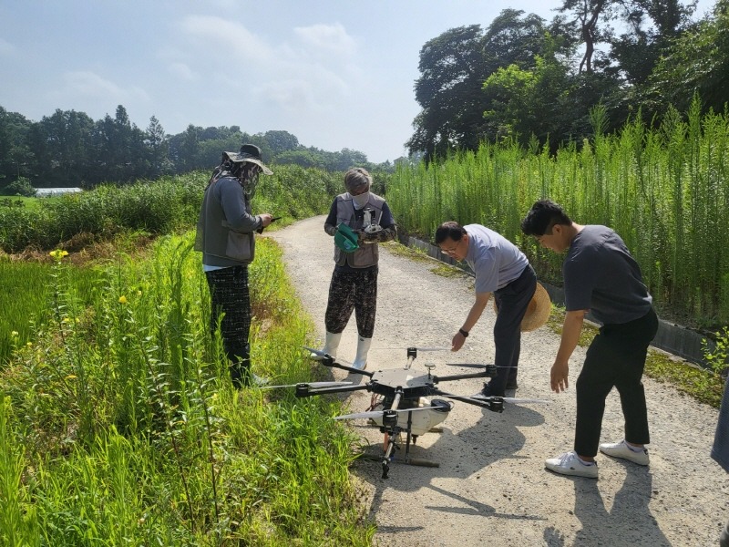[크기변환]지역02-여흥농 농업용 무인공동방제기(드론) 병해충 원천 차단 사진자료.jpg