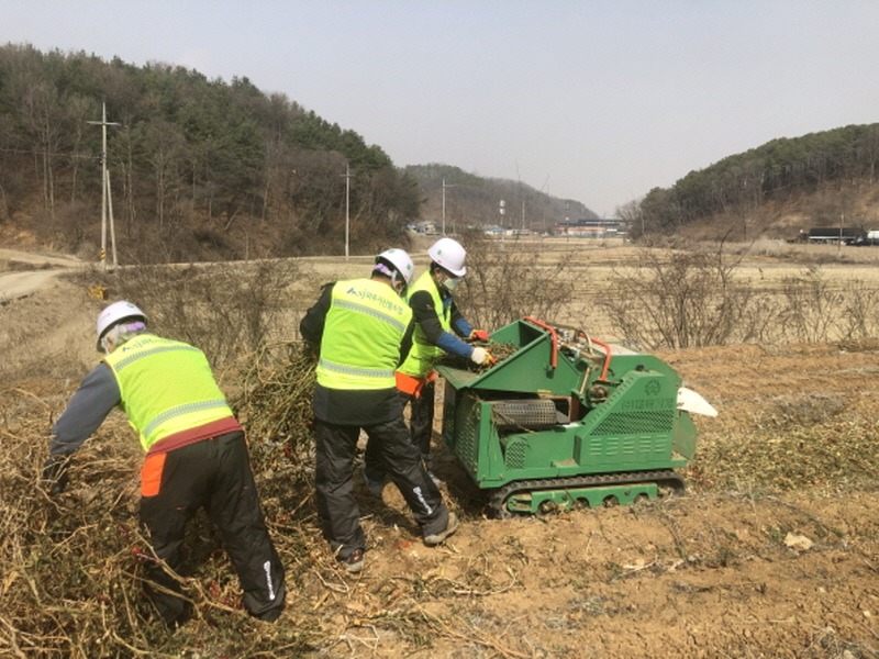 4. 파주시, 농업부산물 파쇄사업 실시…봄철 산불예방.JPG