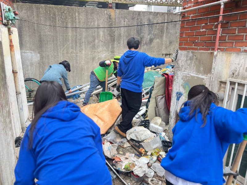 청소 중 4.jpg