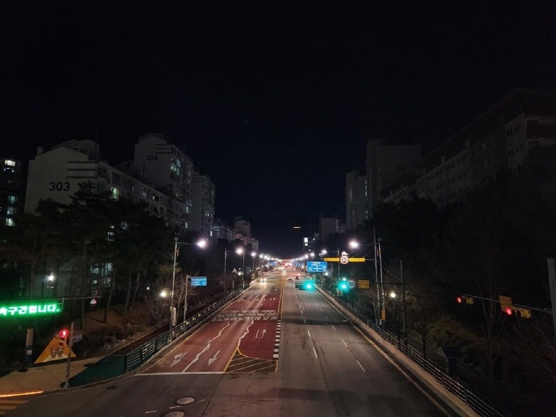 5.도로과(의정부시, 노후 가로등 LED로 교체해 도로변 야간 조도 개선)2-교체전.jpg