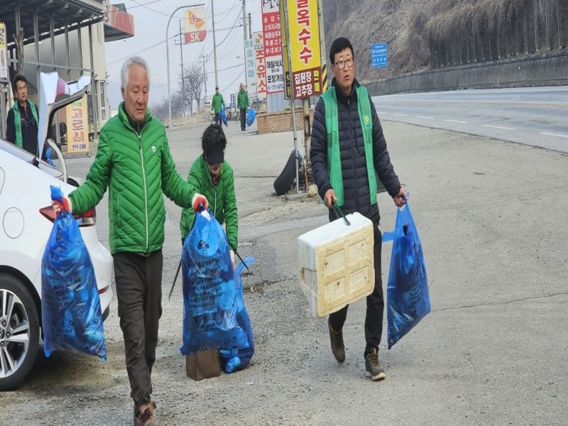 [크기변환]05 단월면 새봄마중 대청소.jpg