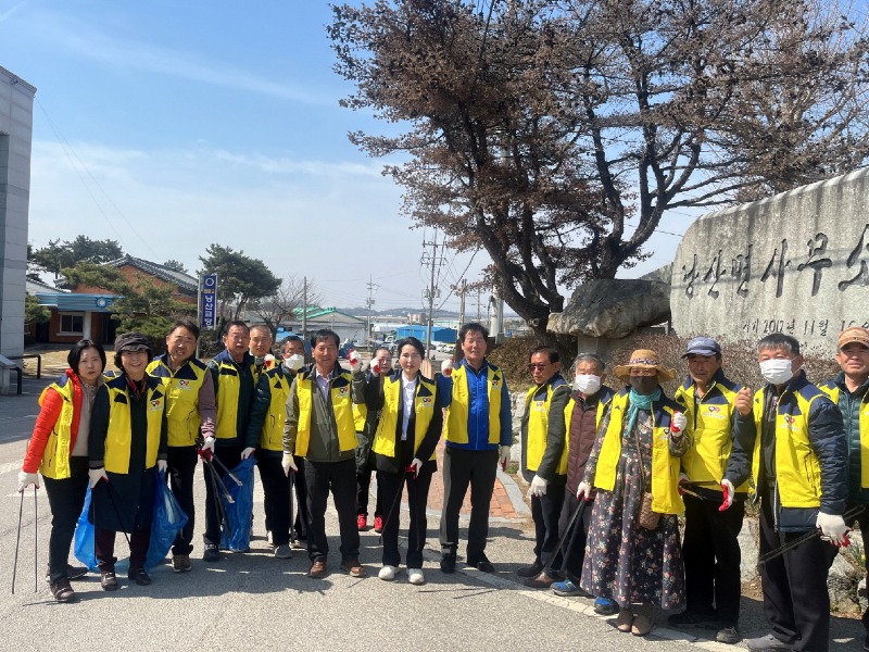익산시, 곳곳에서 봄맞이 대청소 한창 (낭산면 1).jpg