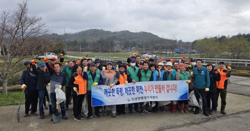 4. 보성군, 득량면 사회봉사단체와 깨끗한 하천 만들기_ 하천 및 제방 쓰레기 수거 활동 (1).jpeg