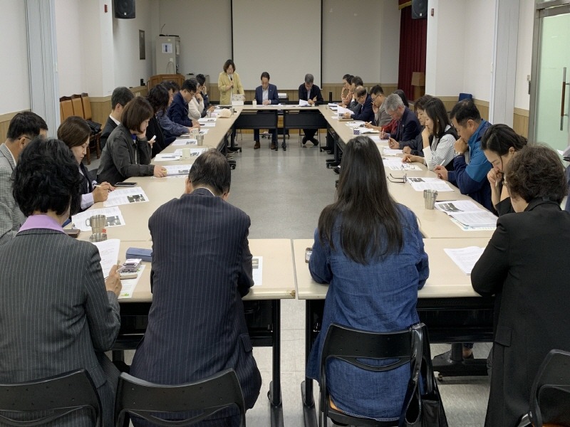 3.안산시, 시화호 30주년 기념 추진위 구성 위한 대표자 회의 개최(안산시는 지난 15일 환경교통국 5층 대회의실에서 ‘시화호 30주년 기념행사 안산추진위원회’ 구성을 위한 대표자 회의를 개최했다).jpg
