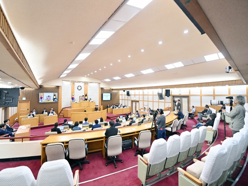 [크기변환]제246회 임시회 개회.JPG