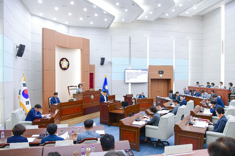 제321회 횡성군의회 제1차 정례회 제1차 본회의2.jpg