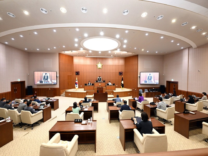 제330회 제1차 정례회 제2차 본회의(수정).jpg