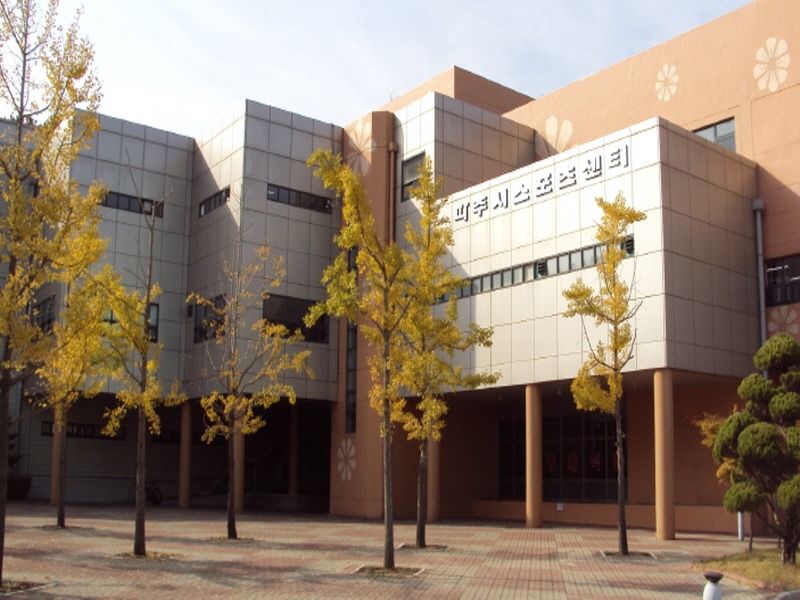 2. 사계절 물놀이장‘파주시스포츠센터 낙하점’9월 10일 개장_파주시스포츠센터 전경.jpg