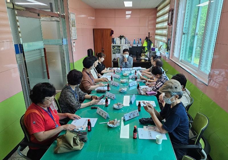 9 노인맞춤돌봄 생활지원사 간담회.jpg