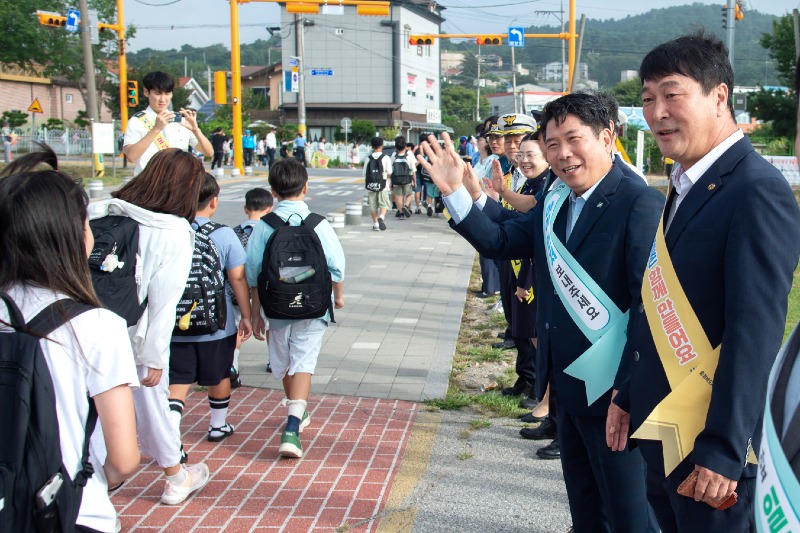 -아이 먼저’어린이 교통안전 캠페인 실시2.jpg