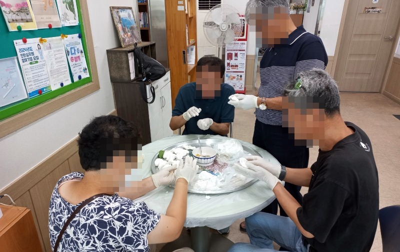 최중증 발달장애인 프로그램 참여 사진.jpg