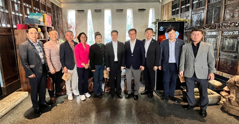 응대명 전 당서기와의 시장님 주재 오찬 05.jpg