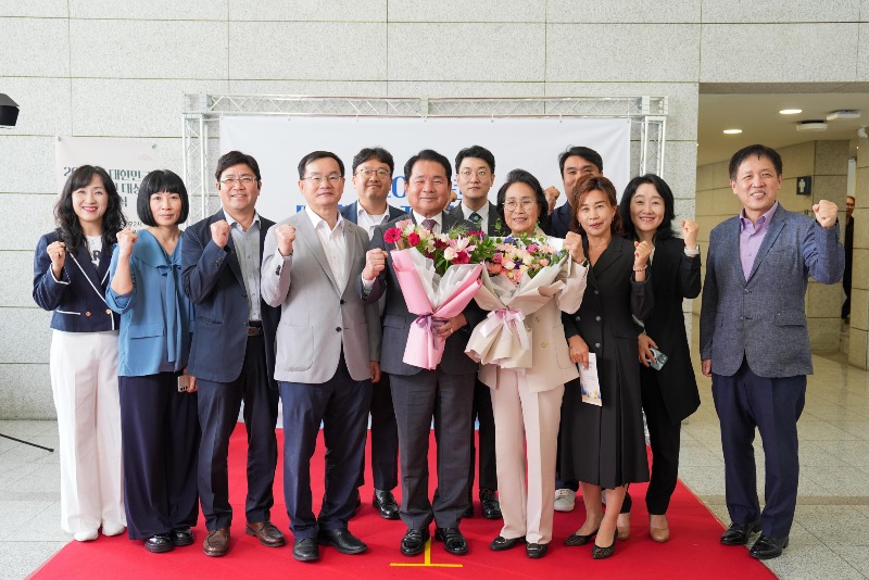 [0925]2.사진자료(강원특별자치도교육청 2024년 대한민국 자치발전 대상 수상)(4).jpg