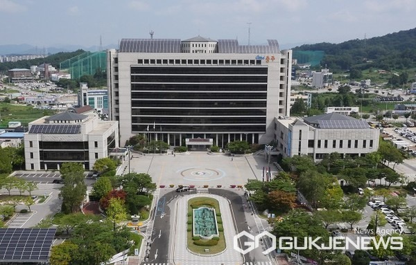 충주시청 전경.jpg