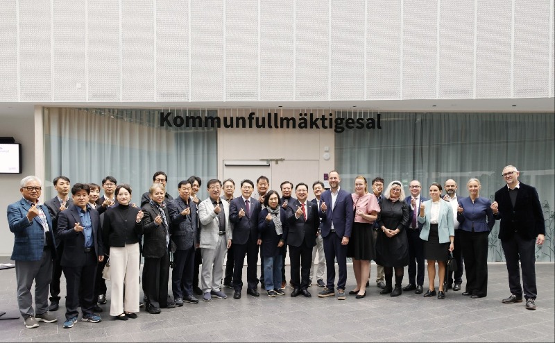 이장우 대전시장과 경제사절단이 자매도시 웁살라시를 만났다.jpg