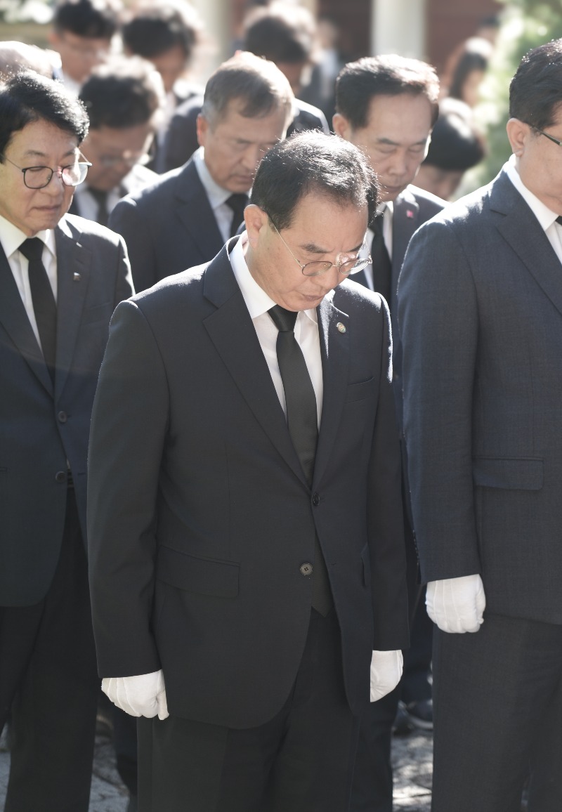 20241004 하윤수 교육감 4일 부산시민의 날 축하(사진설명)_붙임1-1.jpg