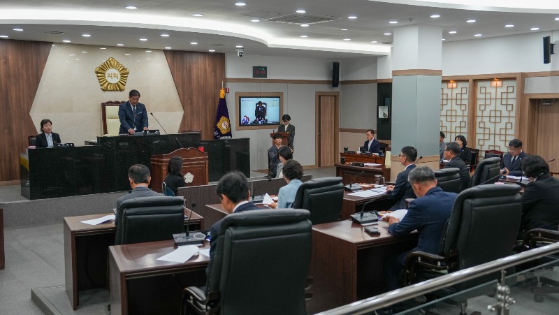 제 335회 괴산군임시회 (2).jpg