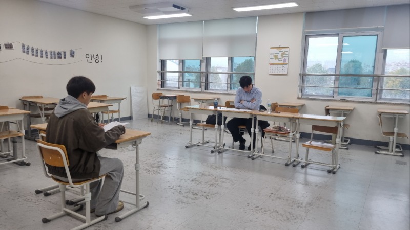 사본 -충북교육청, 2025. 대입 2차 제시문 모의 면접 운영 사진 1.jpg