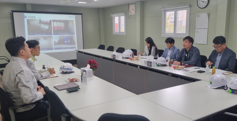 3. 아산시 ‘지역건설산업 활성화’를 위한 대규모 민간 건설 현장 방문.jpg
