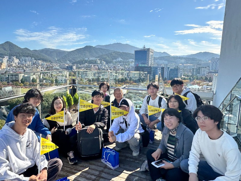 10.29 “주민들과 함께 ‘도서관 가는 길’ 걸어요!”(사진).jpg
