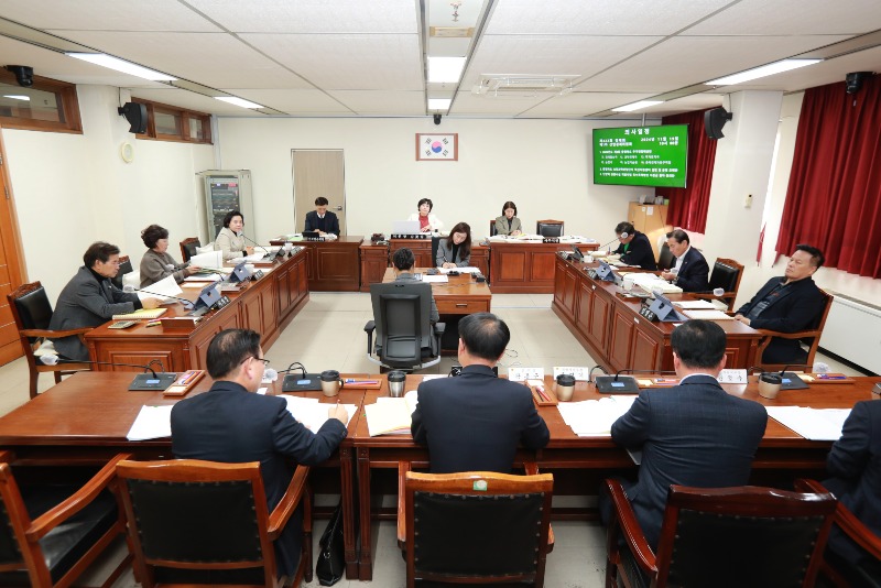 사본 -20241119- 제422회 정례회 1차 산업경제위원회 (1).jpg
