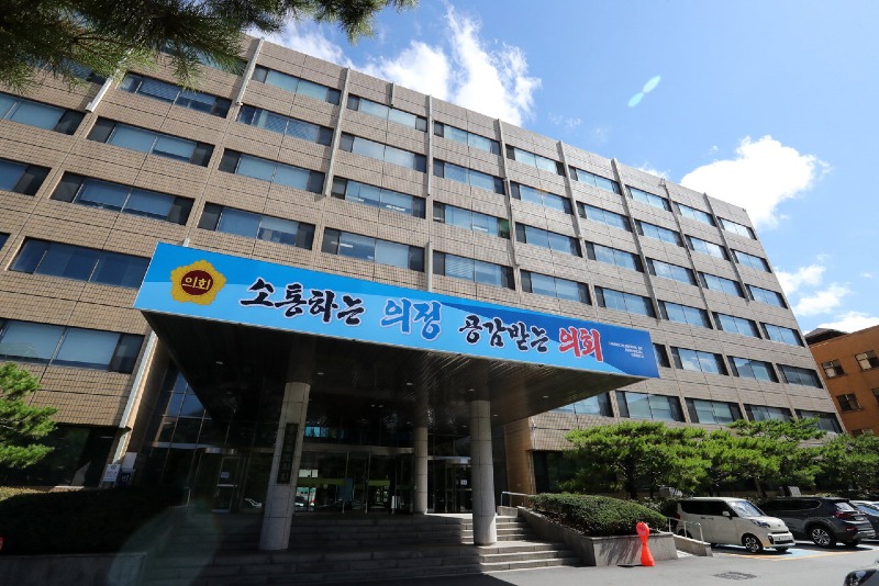 충북도의회 전경.jpg