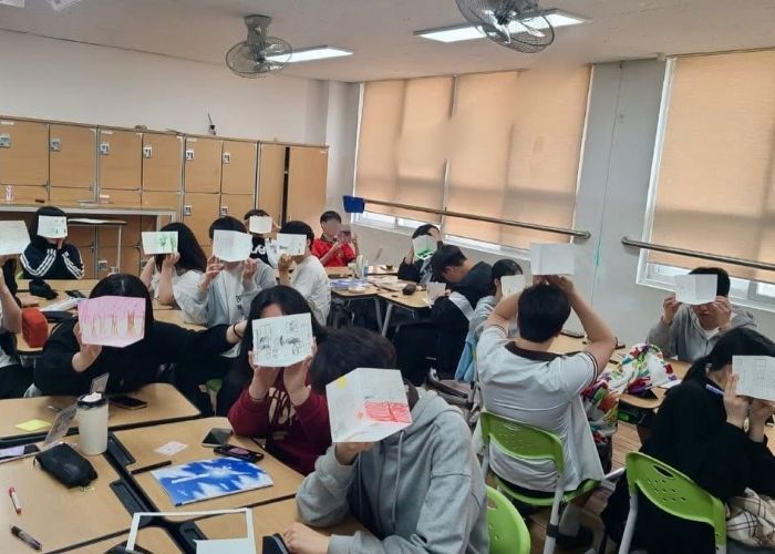 천안시청소년상담복지센터가 청소년 집단상담 프로그램을 진행하고 있다.
