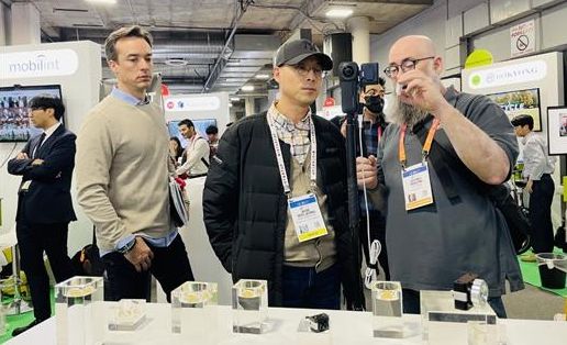 전시 현장 교류