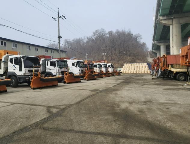 용인특례시는 겨울철 대설에 대비해 선제적 제설 대책을 가동했다