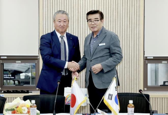 간담회 사진