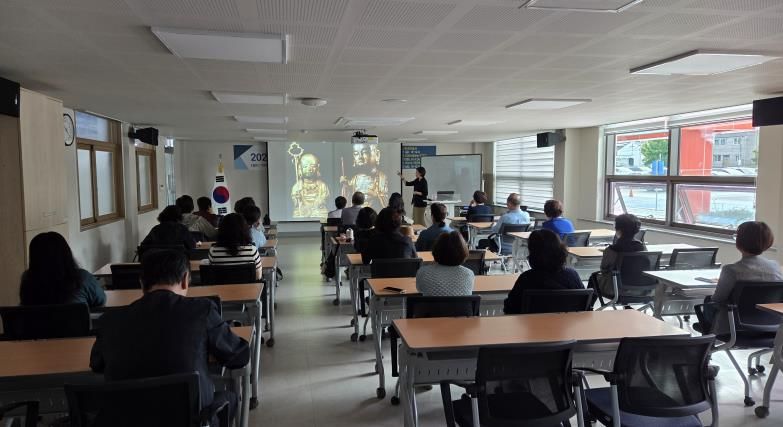 충주시 평생학습주간 전문가특강 개강